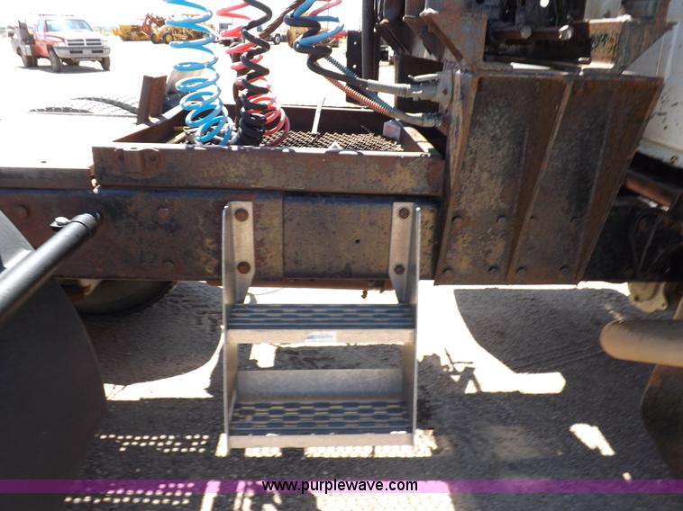 image for item K3965 1972 Mack R semi truck