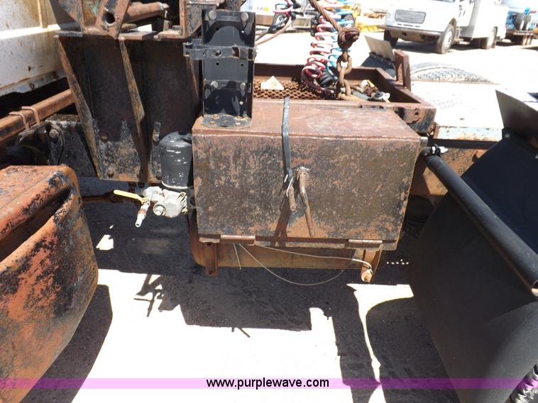 image for item K3965 1972 Mack R semi truck