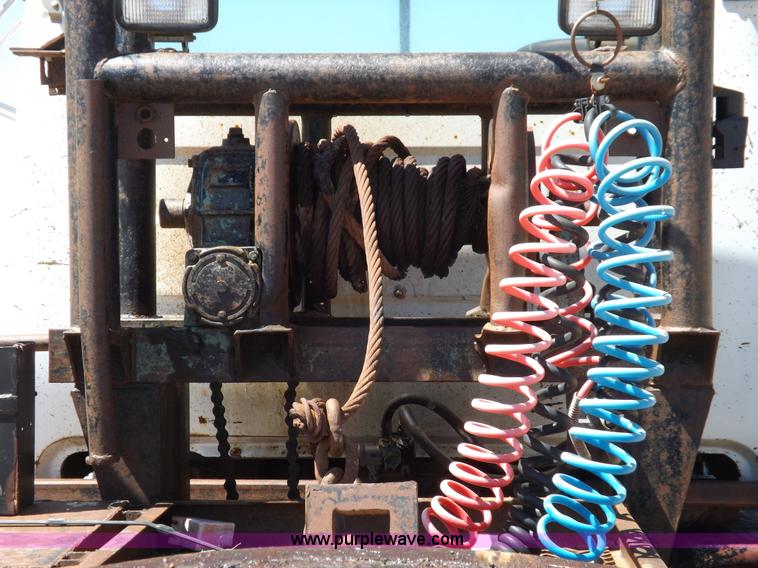 image for item K3965 1972 Mack R semi truck