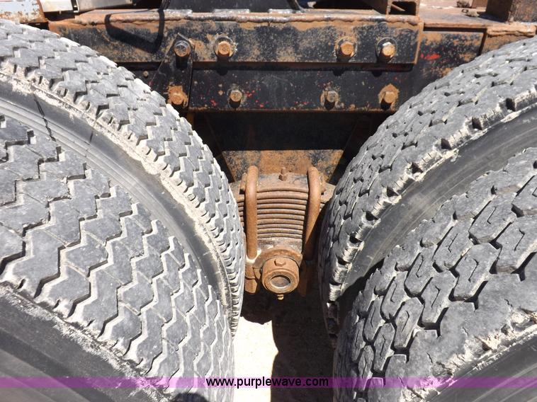 image for item K3965 1972 Mack R semi truck