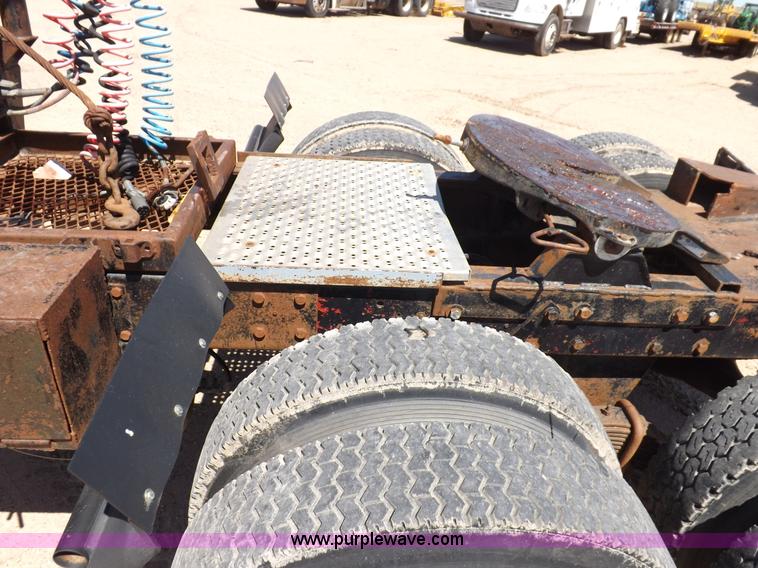 image for item K3965 1972 Mack R semi truck