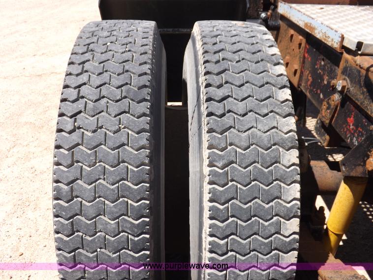 image for item K3965 1972 Mack R semi truck