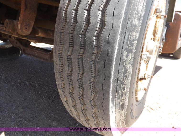 image for item K3965 1972 Mack R semi truck