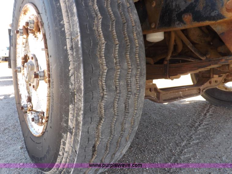 image for item K3965 1972 Mack R semi truck