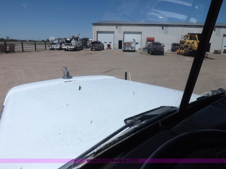 image for item K3965 1972 Mack R semi truck