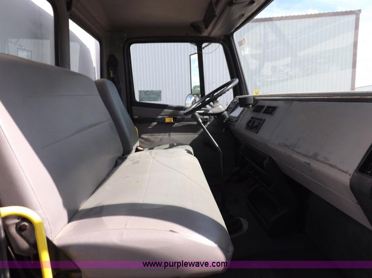 image for item K3999 2003 Freightliner FL70 box truck