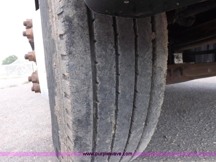 image for item K3999 2003 Freightliner FL70 box truck