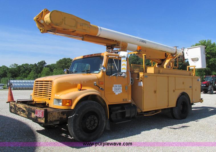 image for item K5079 1993 International 4900 bucket truck