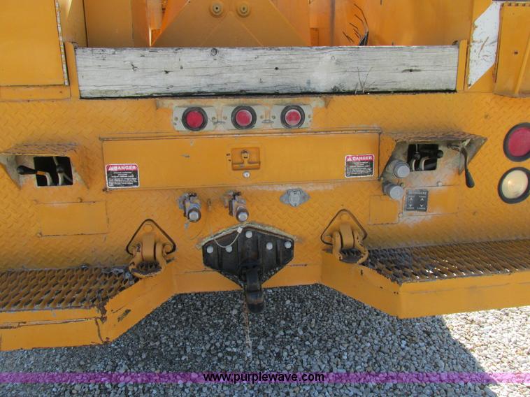 image for item K5079 1993 International 4900 bucket truck