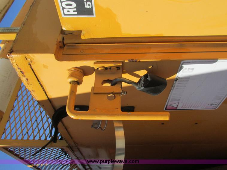 image for item K5079 1993 International 4900 bucket truck