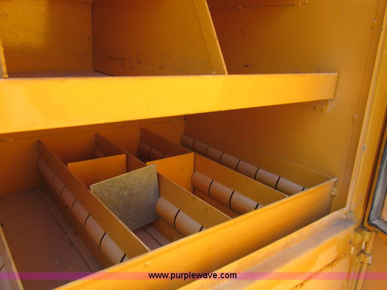 image for item K5079 1993 International 4900 bucket truck