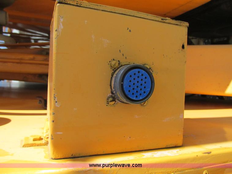 image for item K5079 1993 International 4900 bucket truck