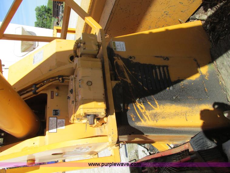 image for item K5079 1993 International 4900 bucket truck