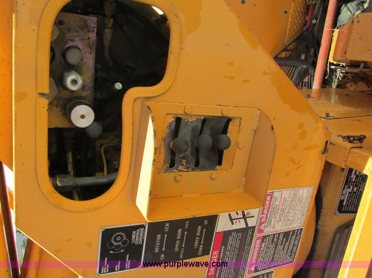 image for item K5079 1993 International 4900 bucket truck