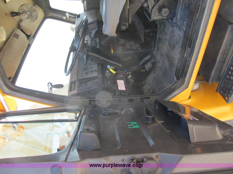 image for item K5079 1993 International 4900 bucket truck