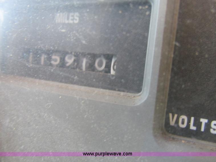 image for item K5079 1993 International 4900 bucket truck