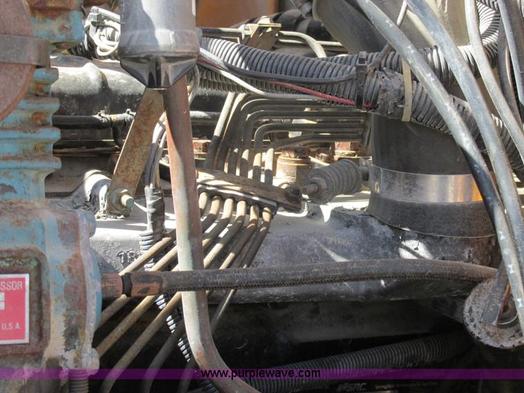 image for item K5079 1993 International 4900 bucket truck