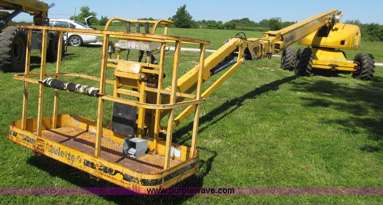 image for item K5691 2002 Haulotte HB76J boom lift with jib