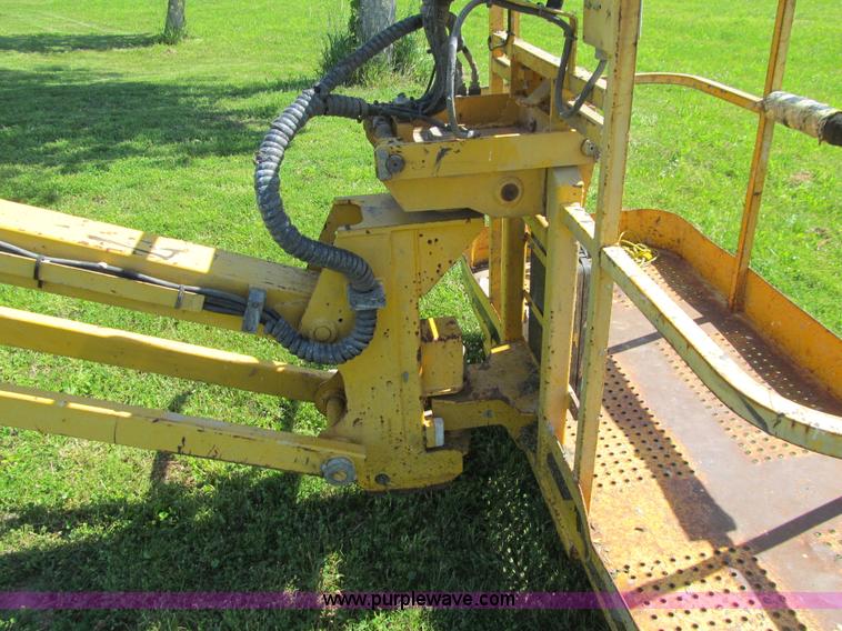 image for item K5691 2002 Haulotte HB76J boom lift with jib