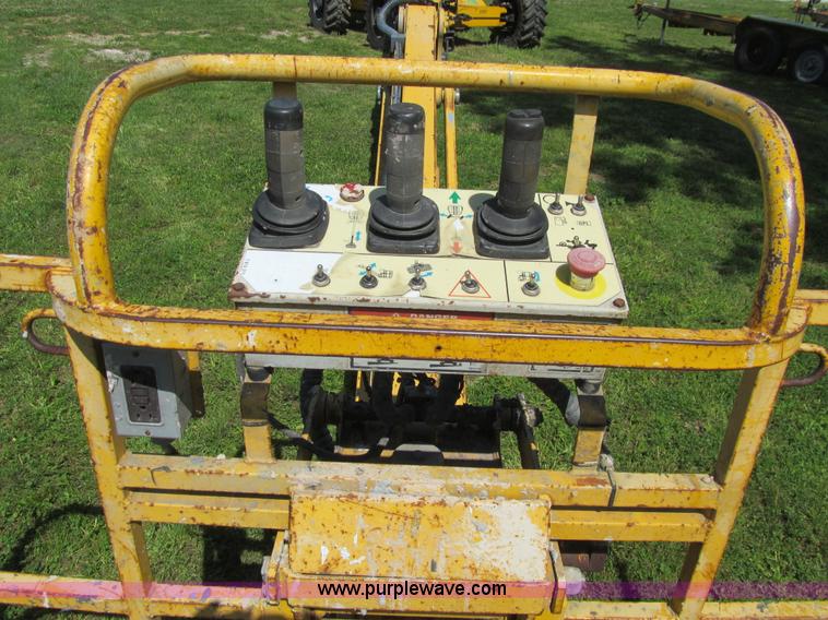 image for item K5691 2002 Haulotte HB76J boom lift with jib