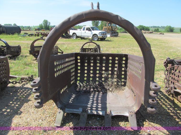 Hendrix drag line bucket in Bayard, IA Item K5696 sold Purple Wave