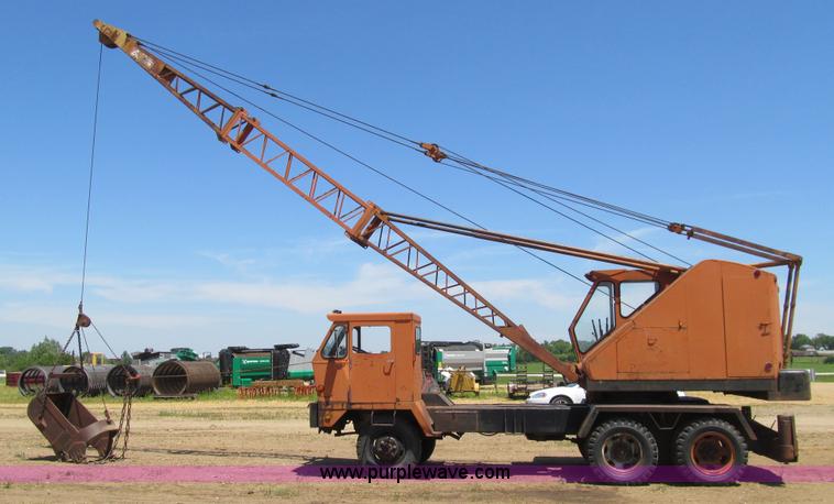 image for item K5709 Bantam T350 truck crane