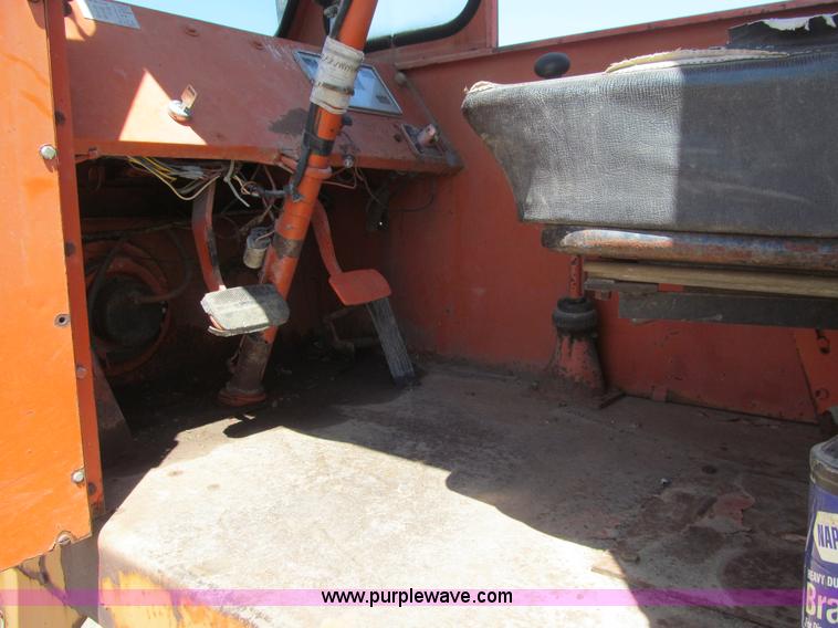 image for item K5709 Bantam T350 truck crane