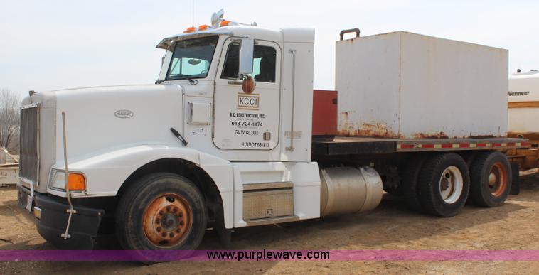 image for item K6848 1996 Peterbilt 377 flatbed truck