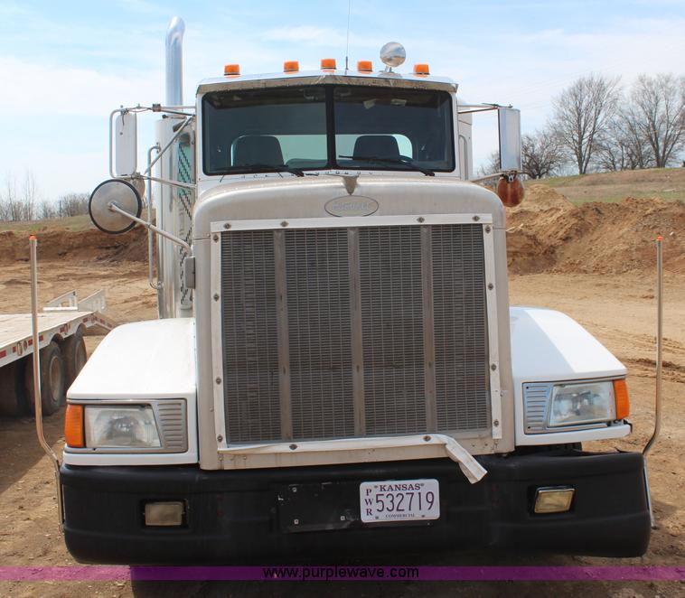 image for item K6848 1996 Peterbilt 377 flatbed truck