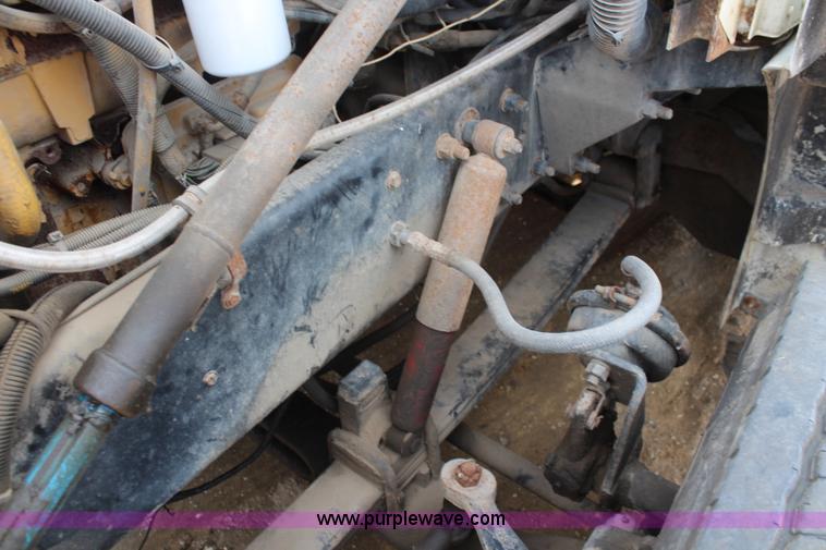 image for item K6848 1996 Peterbilt 377 flatbed truck