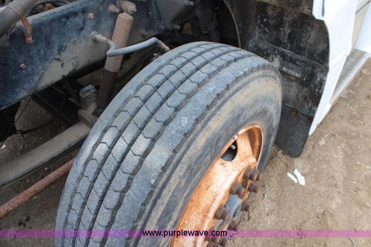 image for item K6848 1996 Peterbilt 377 flatbed truck