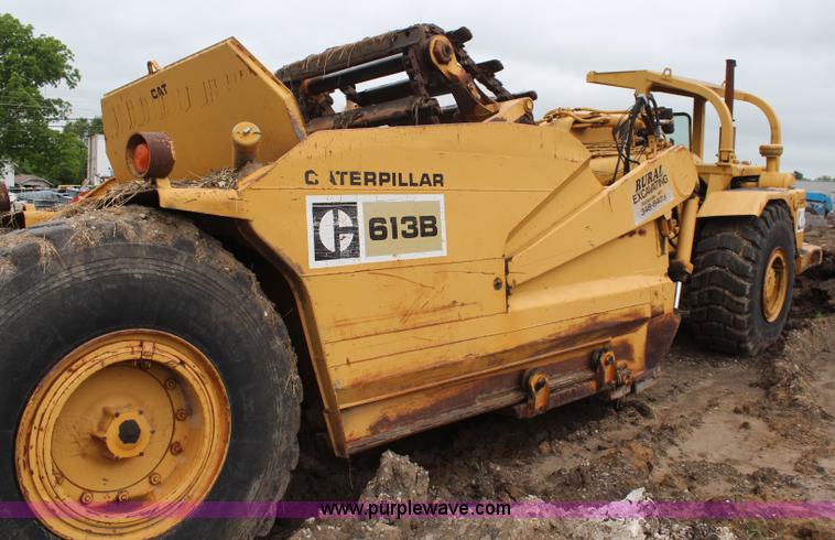 image for item K6906 1974 Caterpillar 613B elevating scraper