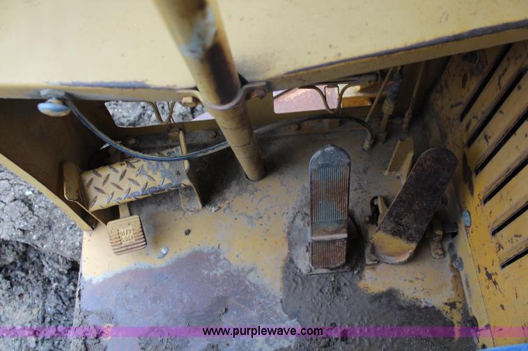 image for item K6906 1974 Caterpillar 613B elevating scraper