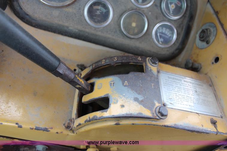 image for item K6906 1974 Caterpillar 613B elevating scraper