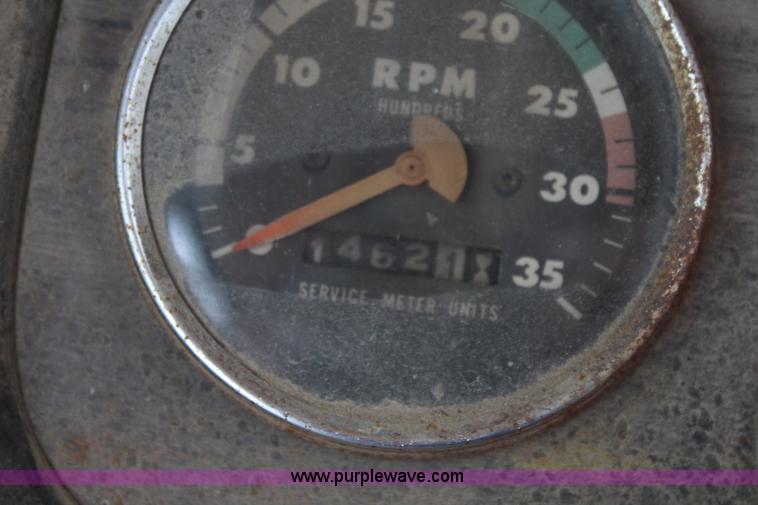 image for item K6906 1974 Caterpillar 613B elevating scraper