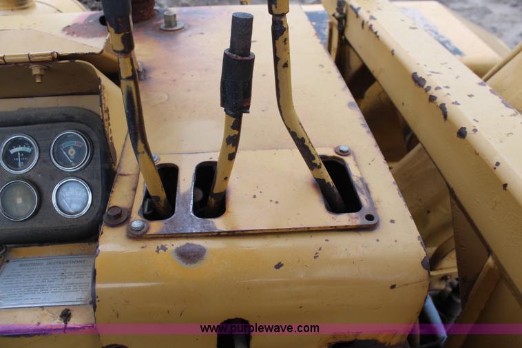 image for item K6906 1974 Caterpillar 613B elevating scraper