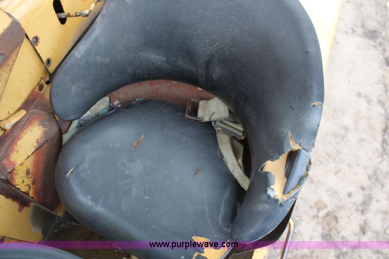 image for item K6906 1974 Caterpillar 613B elevating scraper