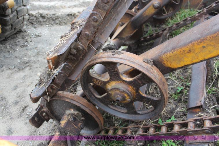 image for item K6906 1974 Caterpillar 613B elevating scraper