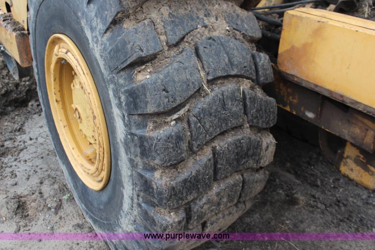 image for item K6906 1974 Caterpillar 613B elevating scraper