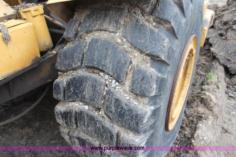 image for item K6906 1974 Caterpillar 613B elevating scraper