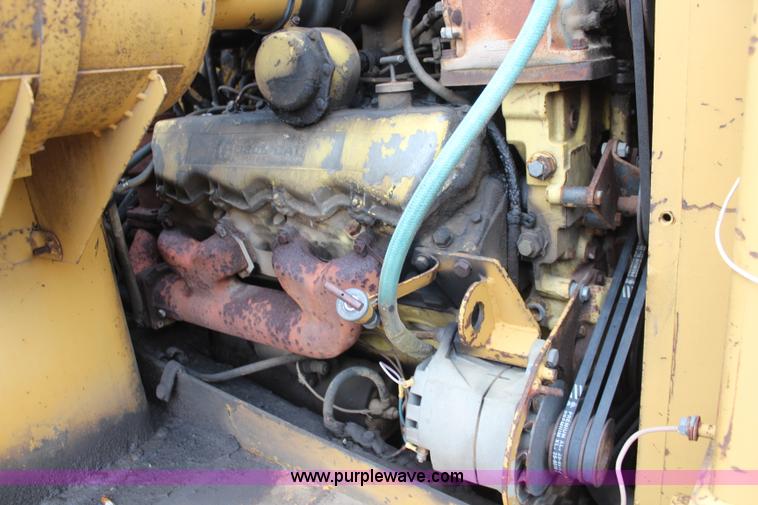 image for item K6906 1974 Caterpillar 613B elevating scraper