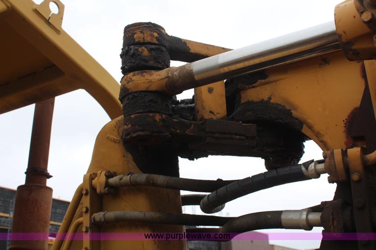 image for item K6906 1974 Caterpillar 613B elevating scraper