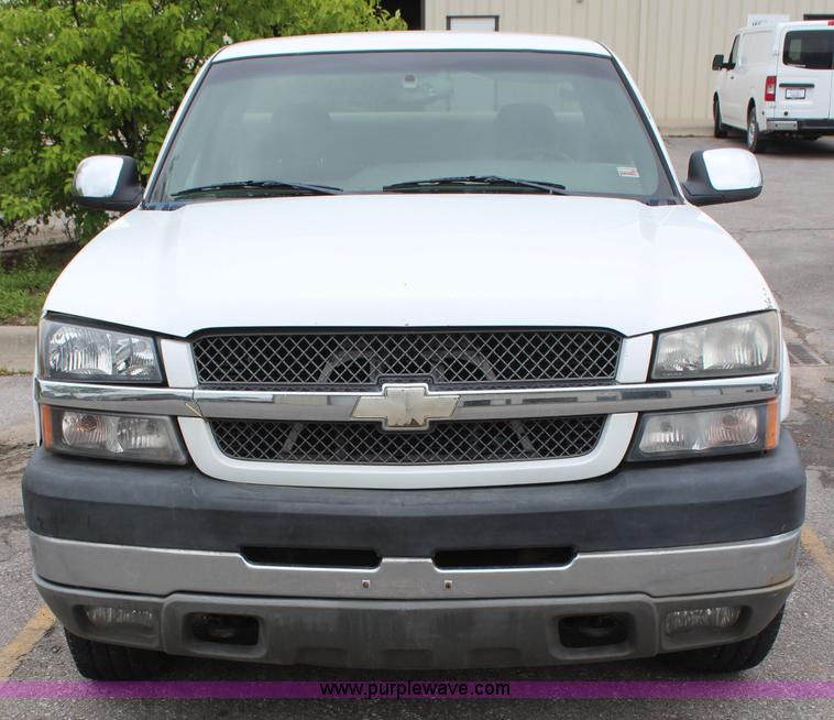 image for item K6924 2004 Chevrolet Silverado 2500 HD utility truck