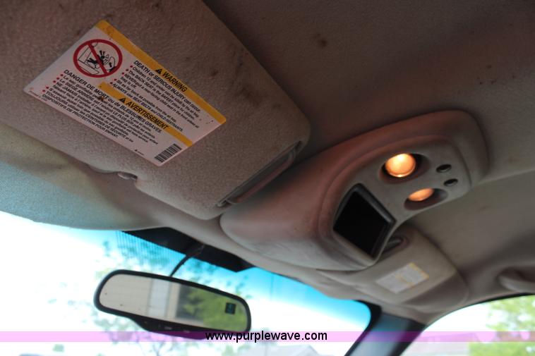 image for item K6924 2004 Chevrolet Silverado 2500 HD utility truck