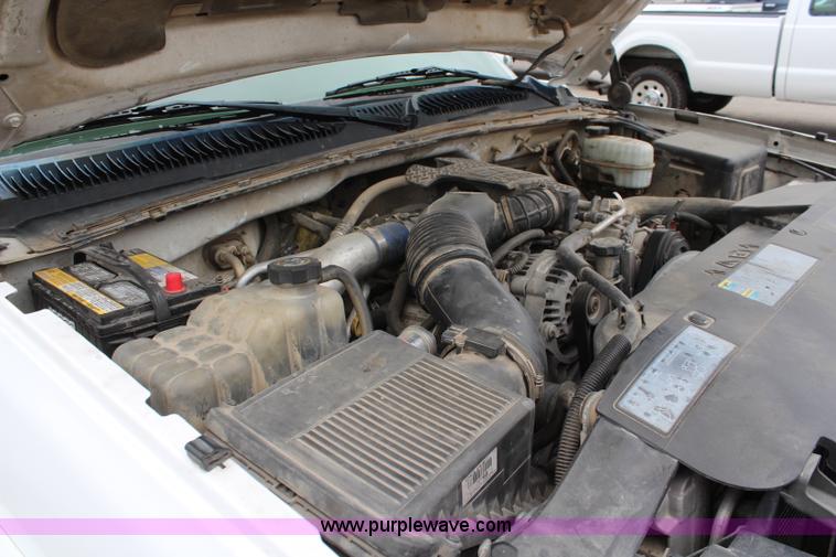 image for item K6924 2004 Chevrolet Silverado 2500 HD utility truck