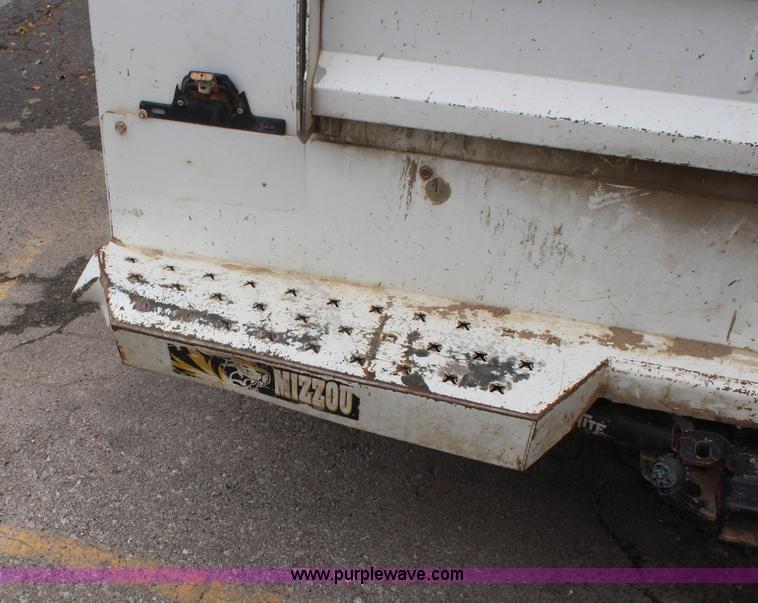 image for item K6924 2004 Chevrolet Silverado 2500 HD utility truck