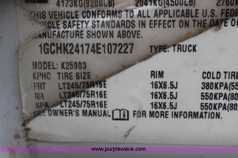 image for item K6924 2004 Chevrolet Silverado 2500 HD utility truck