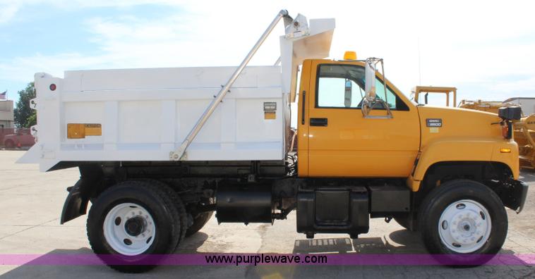 image for item K6931 1999 GMC C7500 dump truck