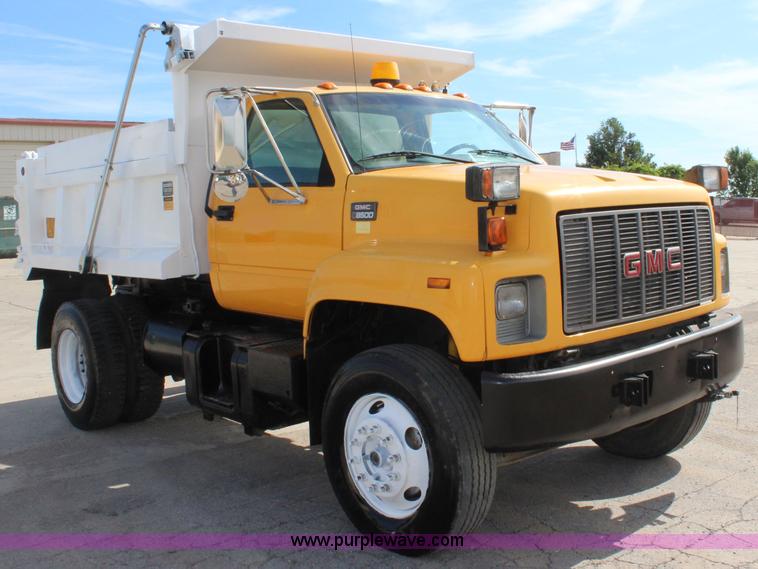 image for item K6931 1999 GMC C7500 dump truck