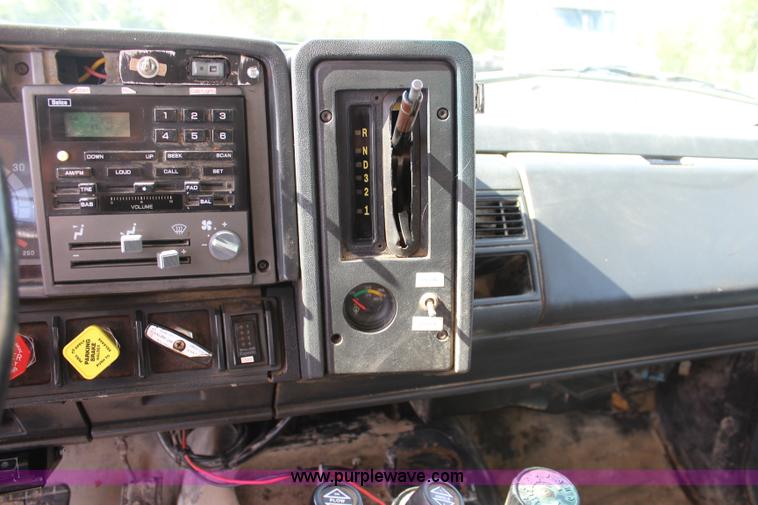 image for item K6931 1999 GMC C7500 dump truck